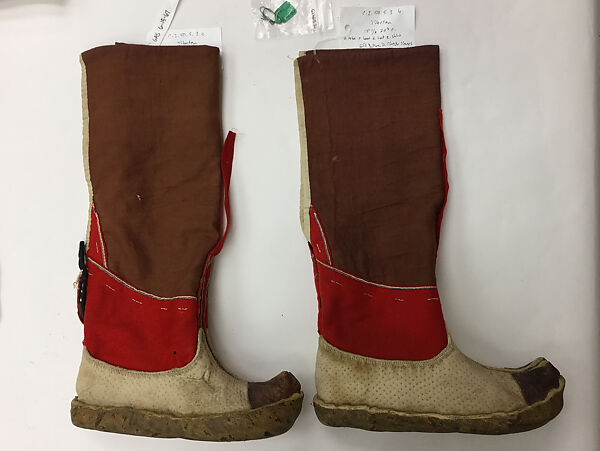 Ensemble, (a) wool
(b, c) cotton, wool, leather
(d) wool, silk
(e) linen, Tibet