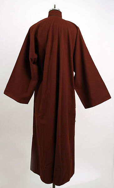 Ensemble, (a) wool
(b, c) cotton, wool, leather
(d) wool, silk
(e) linen, Tibet