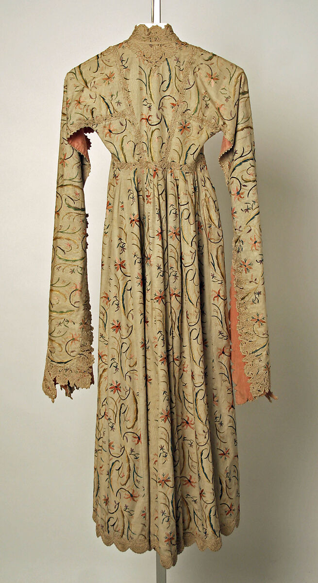 Child's Robe, Main fabric: silk (moiré); embroidered with silk
Lining of sleeves: silk (satin weave)