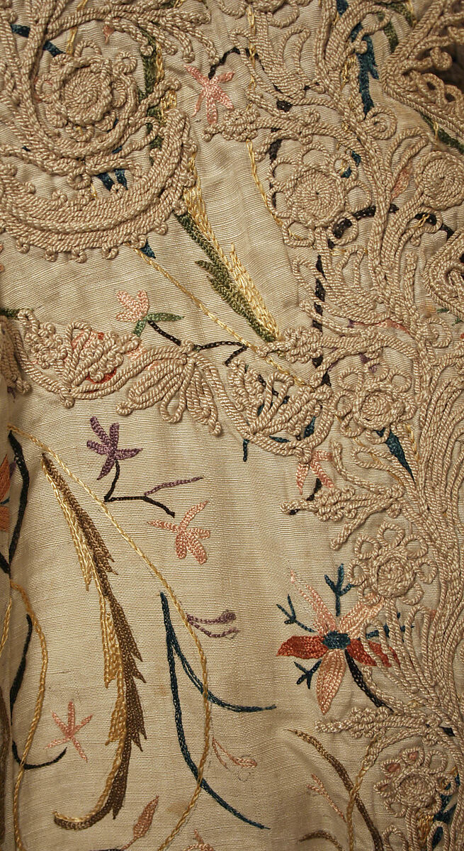 Child's Robe, Main fabric: silk (moiré); embroidered with silk
Lining of sleeves: silk (satin weave)