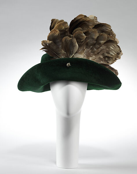 Hat, Caroline Reboux (French, active 1870–1956), fur (possibly rabbit), feathers (goose, anser anser domesticus), silk, French 