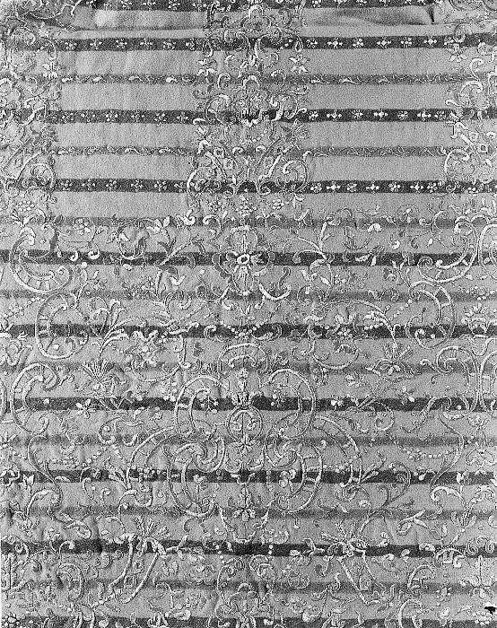 Mantua, wool, metal thread, British