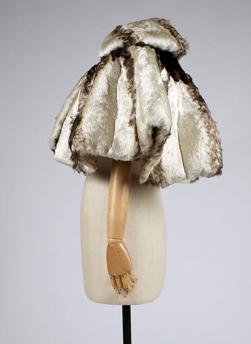 Ensemble, feather, mole, American