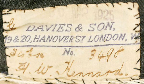 Uniform, wool, metallic thread, brass, steel, silk, feathers, leather, British