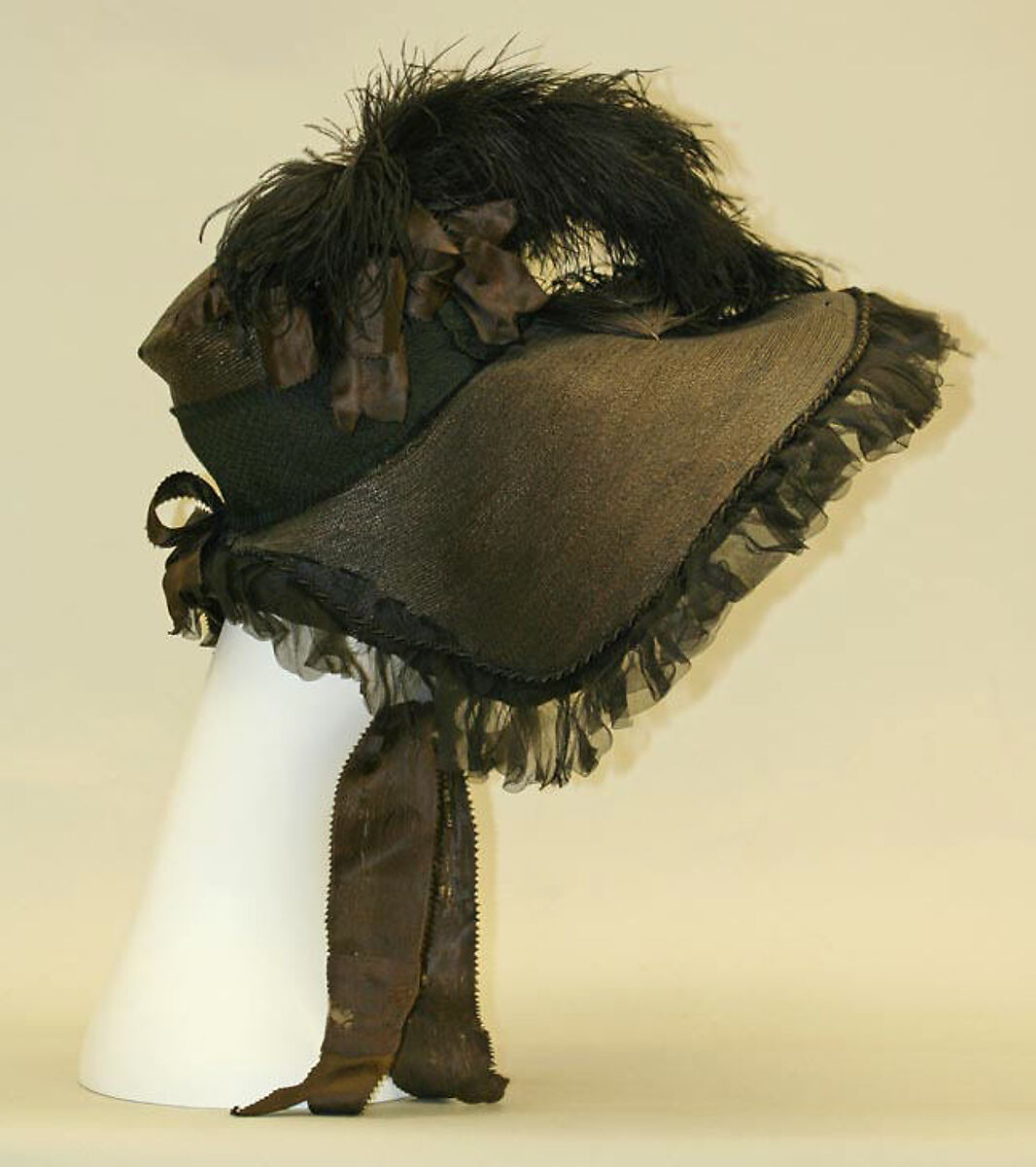 Bonnet, straw, feathers, American or European