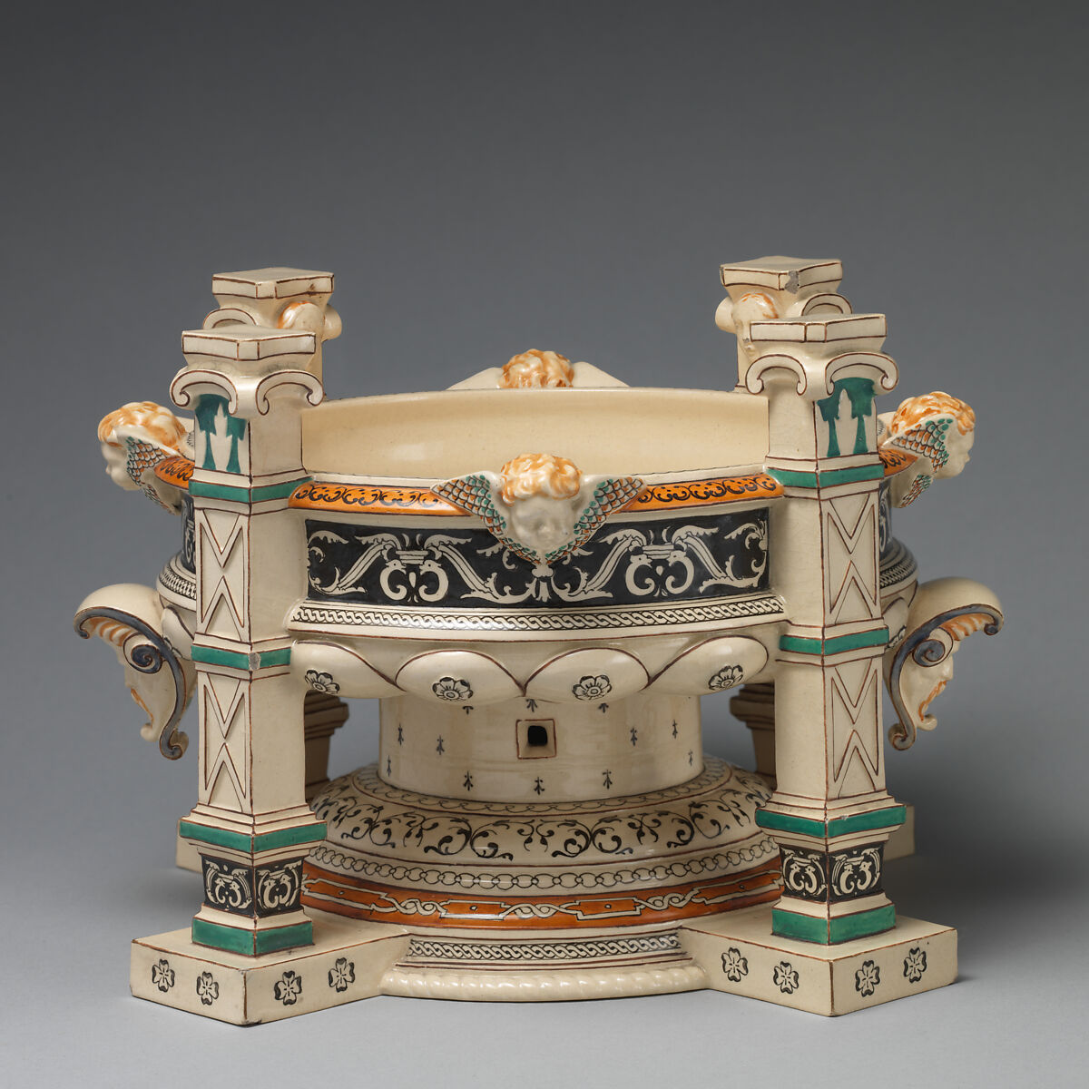 Standing Basin, Worcester factory (British, 1751–2008), Glazed earthenware with enamel decoration, British, Worcester