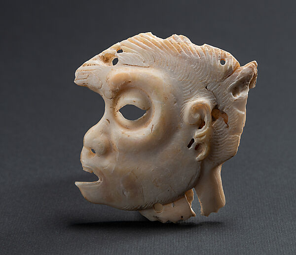 Pendant with monkey head, Shell, Maya 