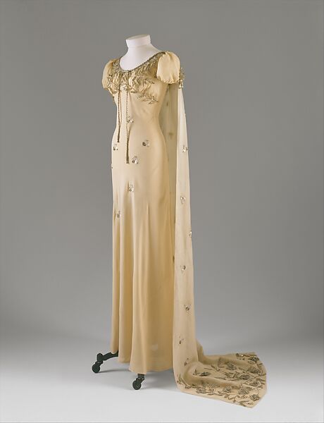Court presentation ensemble, Schiaparelli (French, founded 1927), silk, feathers, French