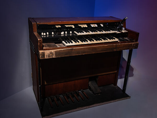 Modified Hammond L-100, Hammond Organ Company, Wood, metal, plastic 