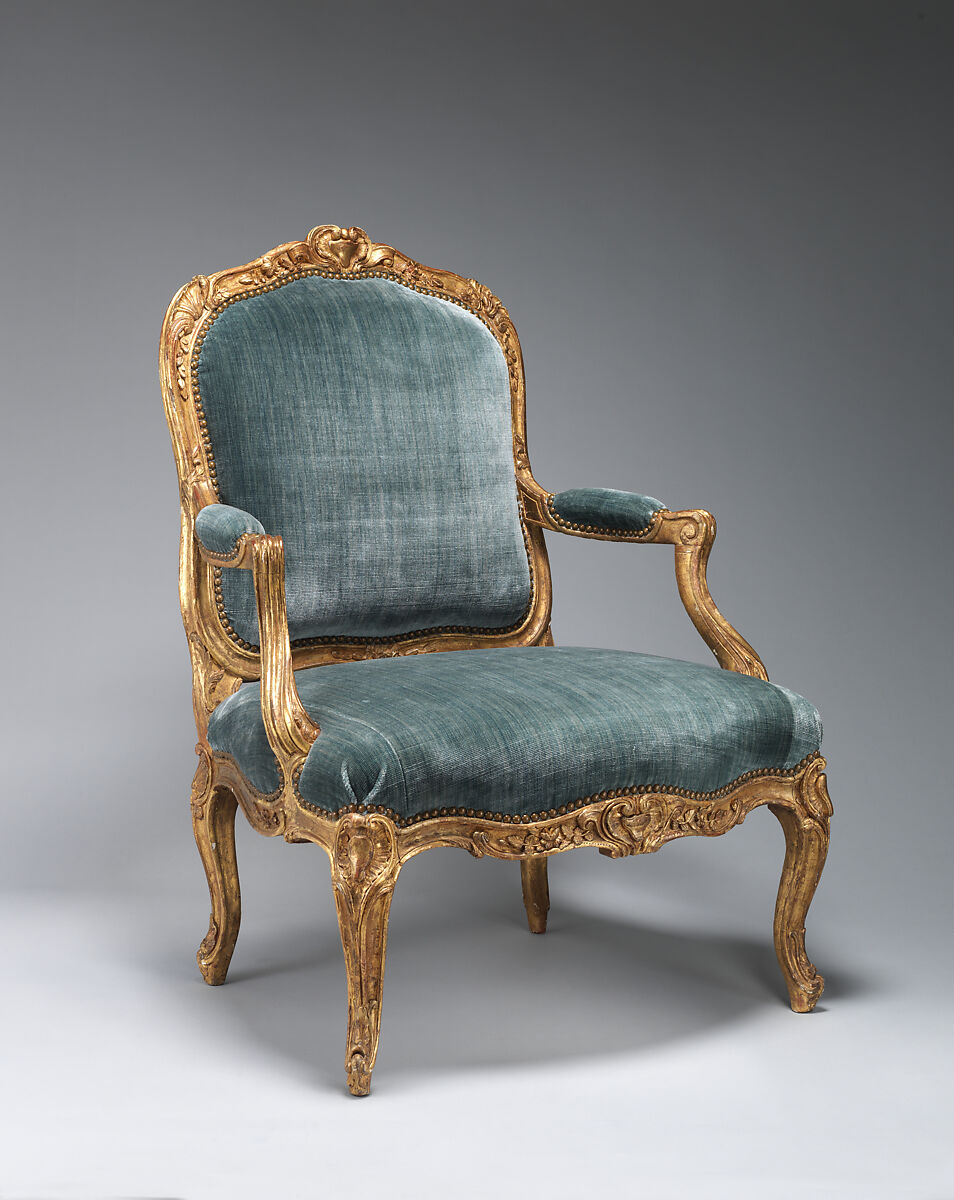 Armchair (fauteuil à la Reine) (one of a pair), Jean-Baptiste I Tilliard (French, 1686–1766), Frame of beechwood carved and gilded; upholstered with blue velvet, French 