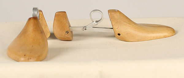 Shoes, Peal &amp; Co., Ltd. (British), leather, British