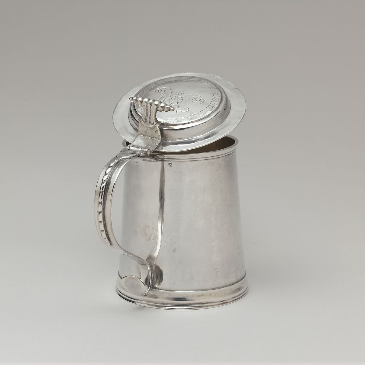 Tankard, Possibly Jacob Marius Groen (American,  Holland 1678 –1750 New York), Silver, American 