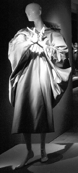 Evening wrap, House of Balenciaga (French, founded 1937), silk, French