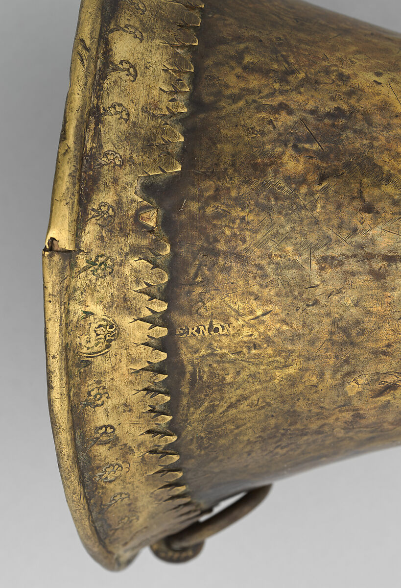 Demilune horn "grand cor", Cretien workshop, Vernon (c.1620 – ca. 1690), Brass, French