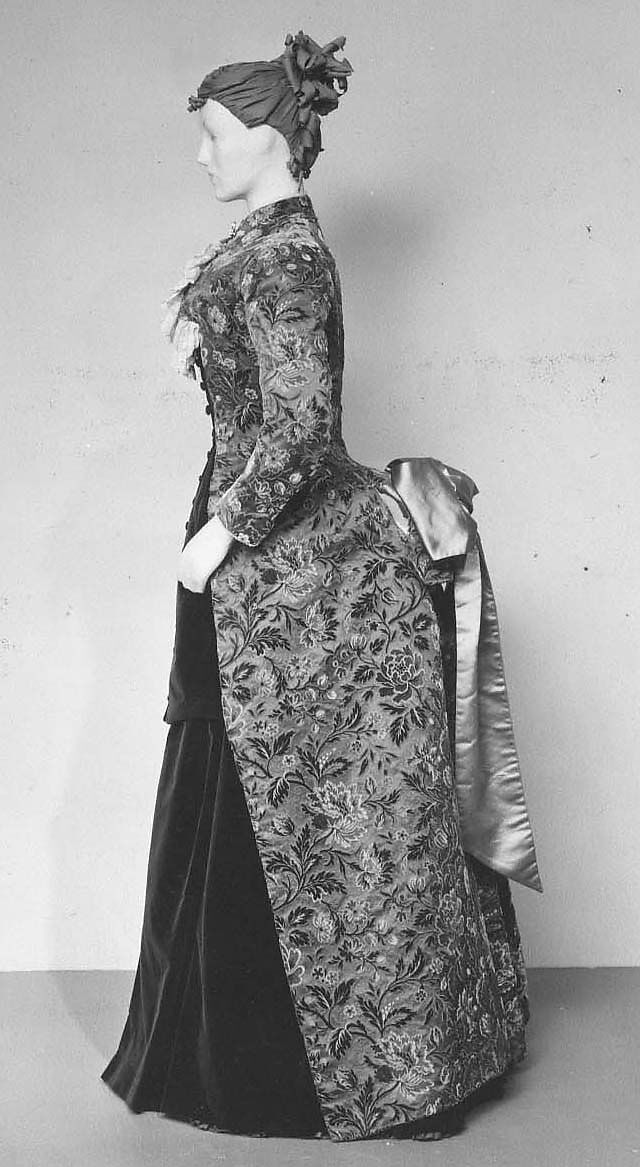 Dress, M. A. Connelly (American (born Ireland), County Cork 1834–1958 New York), silk, American