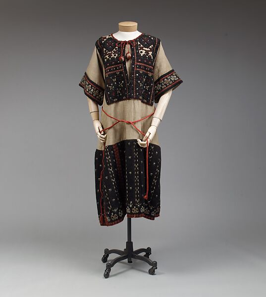 Ensemble, linen, Macedonian 