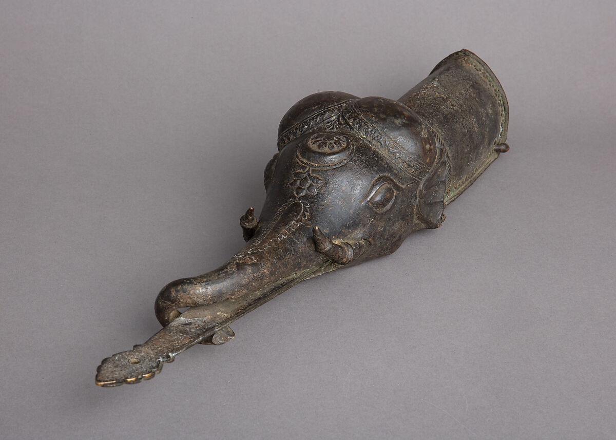 Hilt of a Gauntlet Sword (<i>Pata</i>), Copper alloy, iron, Indian