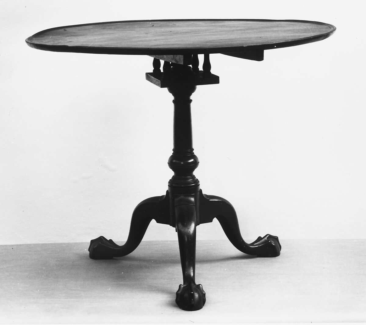 Tea Table, Mahogany, American 