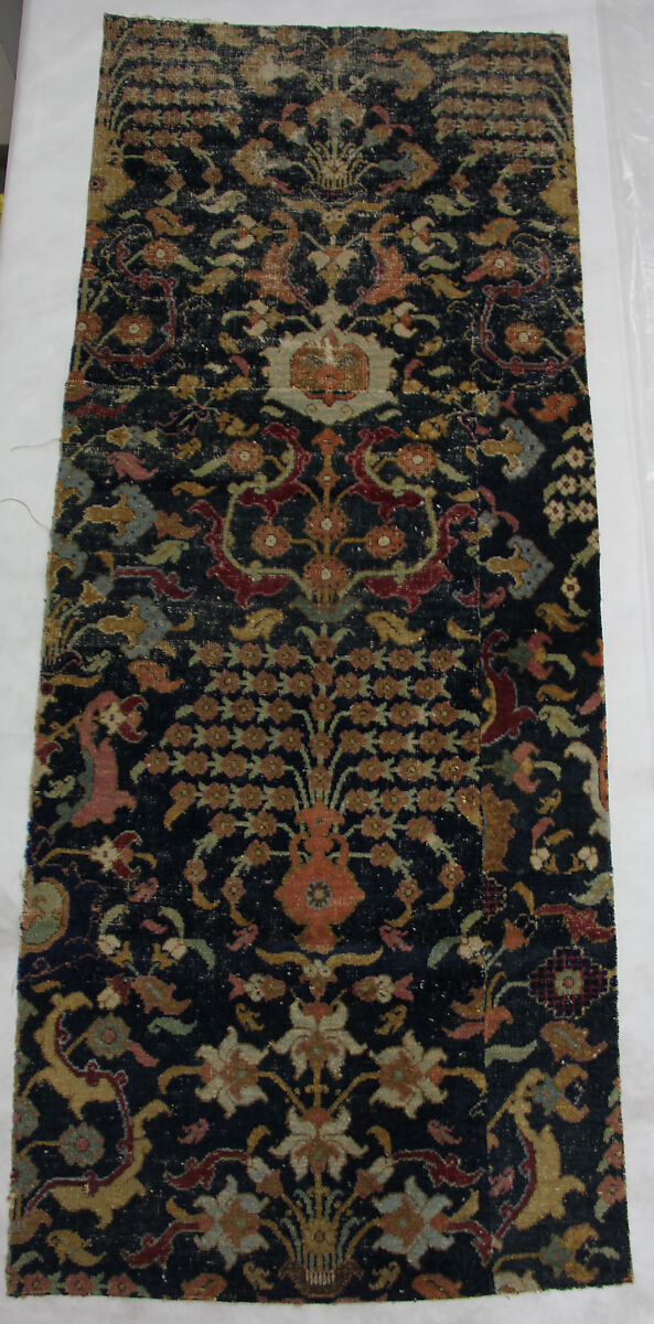 Shrub Carpet Fragment, Cotton (warp and weft), wool (pile); asymmetrically knotted pile 
