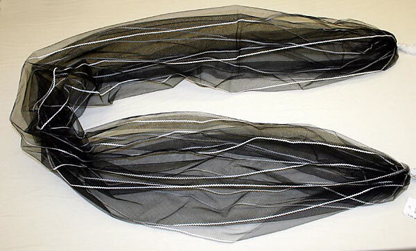 Evening wrap, Geoffrey Beene (American, Haynesville, Louisiana 1927–2004 New York), synthetic fiber, American 