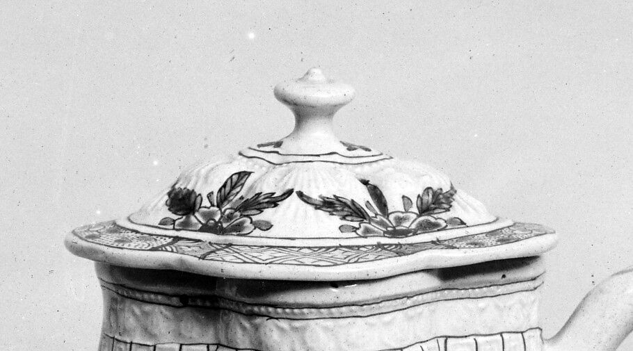 Teapot, Stoneware, British (American market)