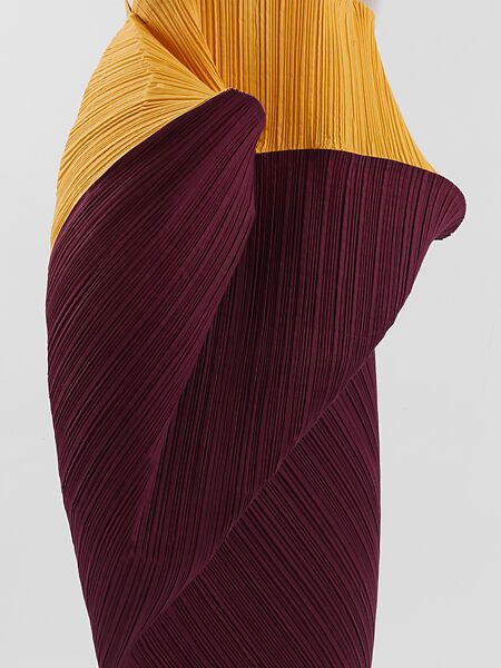 Dress, Issey Miyake (Japanese, 1938–2022), polyester, linen, Japanese