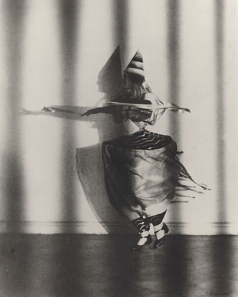 Lieselotte Felger as "Die Wespentaille" in the Dance "Der Kreisel," Berlin, Lotte Jacobi (American, born Germany, 1896–1990), gelatin silver print 