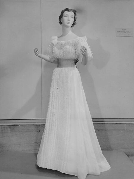 Evening dress, House of Chanel (French, founded 1910), cotton, rayon
b) (medium not available)
c) rayon, French