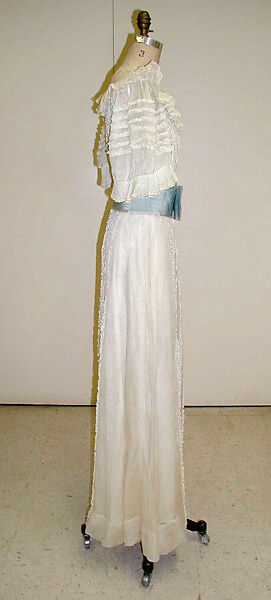 Evening dress, House of Chanel (French, founded 1910), cotton, rayon
b) (medium not available)
c) rayon, French