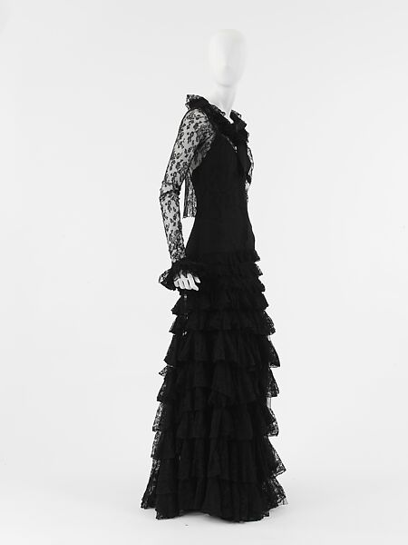 Evening suit and blouse (or evening pyjamas), Chanel, 1937-38, collection  of the V&A - The Dreamstress