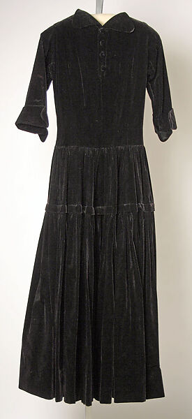 Dinner dress, House of Chanel (French, founded 1910), (a, b) silk
(c) nylon, French