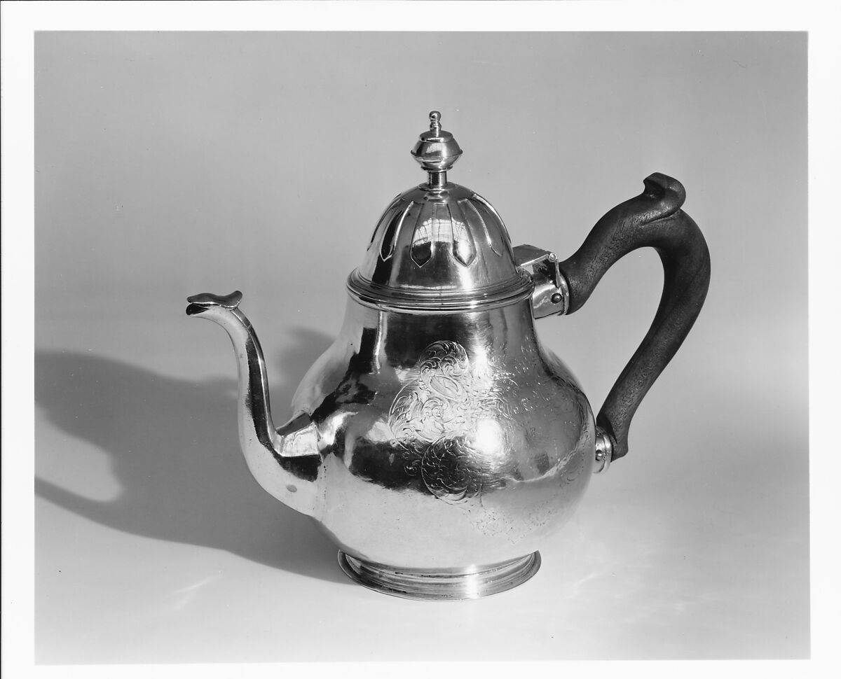 Teapot, Peter Van Dyck (1684–1750), Silver, American