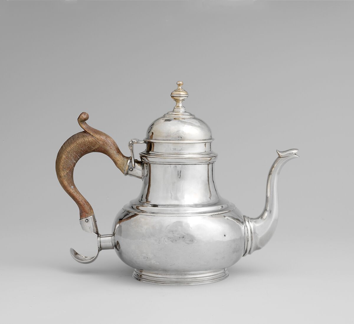 Teapot, Jesse Kip (baptized 1660–1722), Silver, American 