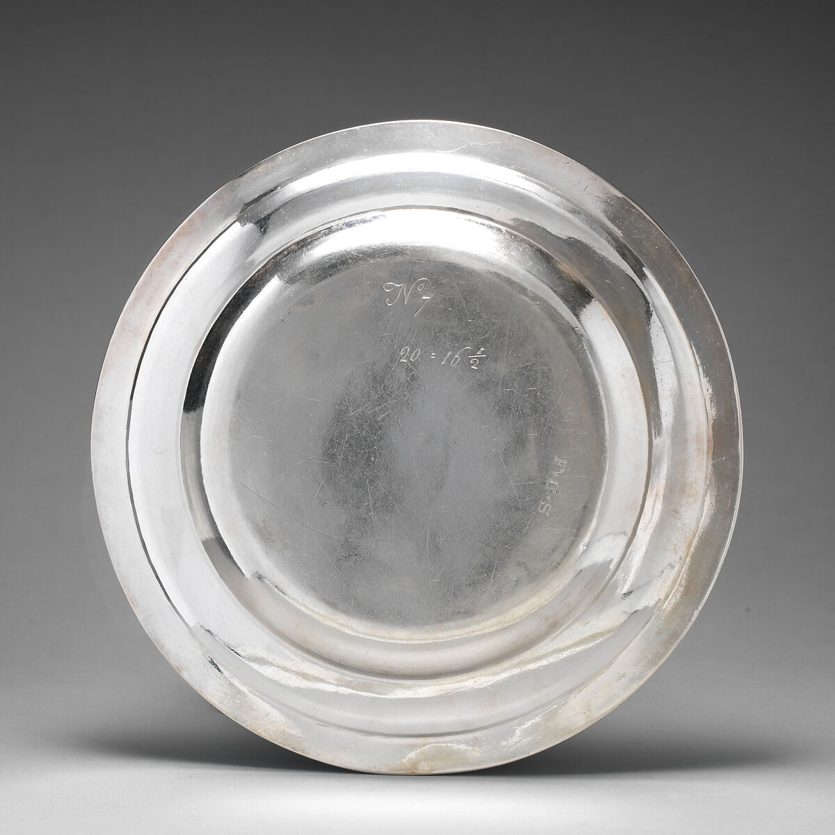 Dinner plate with English arms (one of a group of four), Richard Bayley (British, active 1708–48), Silver, British, London