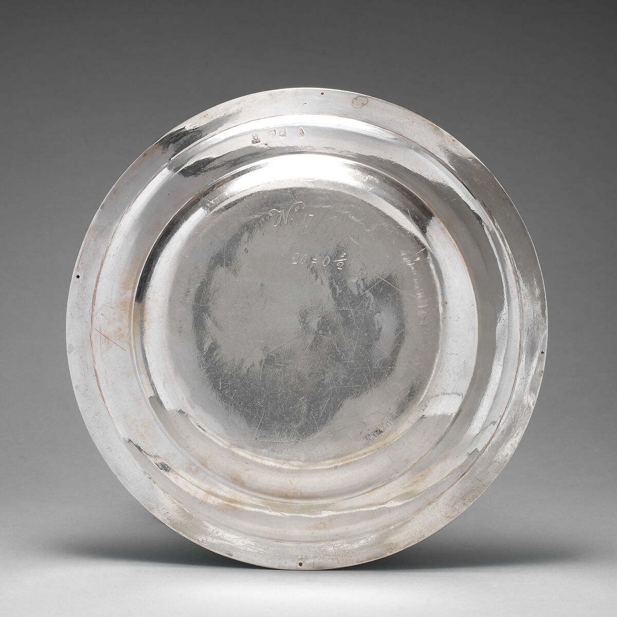 Dinner plate with English arms (one of a group of four), Richard Bayley (British, active 1708–48), Silver, British, London