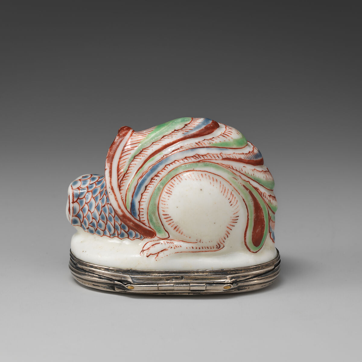 Snuffbox in the form of an armadillo, Saint-Cloud factory (French, mid-1690s–1766), Soft-paste porcelain with enamel decoration; silver mounts, French, Saint-Cloud