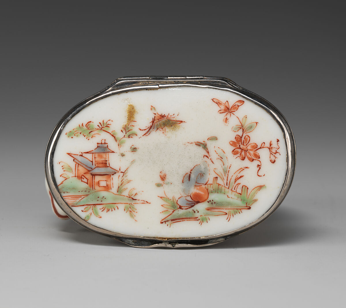 Snuffbox in the form of an armadillo, Saint-Cloud factory (French, mid-1690s–1766), Soft-paste porcelain with enamel decoration; silver mounts, French, Saint-Cloud