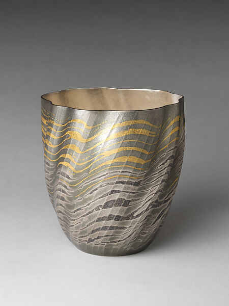 High Tide Comes In (Shiomitsu), Osumi Yukie 大角幸枝 (Japanese, born 1945), Hammered silver with nunomezōgan (textile imprint inlay) in lead and gold, Japan 