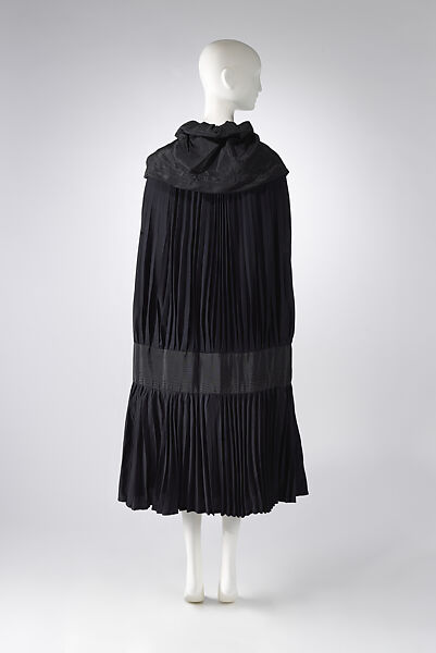 Cape, Wiener Werkstätte, wool, silk, Austrian