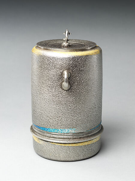 Silver Freshwater Jar with Dolphin (Nanryō irukamon mizusashi), Miyata Ryohei 宮田亮平 (Japanese, born 1945), Hammered silver with gold foil, Japan