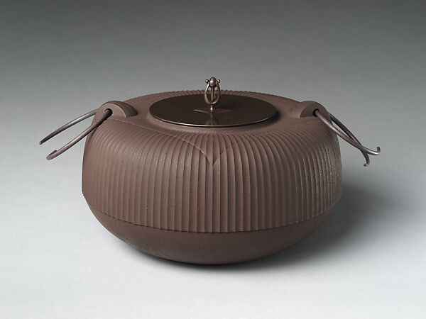 Kettle (Kama) with Stripes and Rhomboid Pattern, Hata Shunsai III (Japanese, born 1976), Iron and copper, Japan