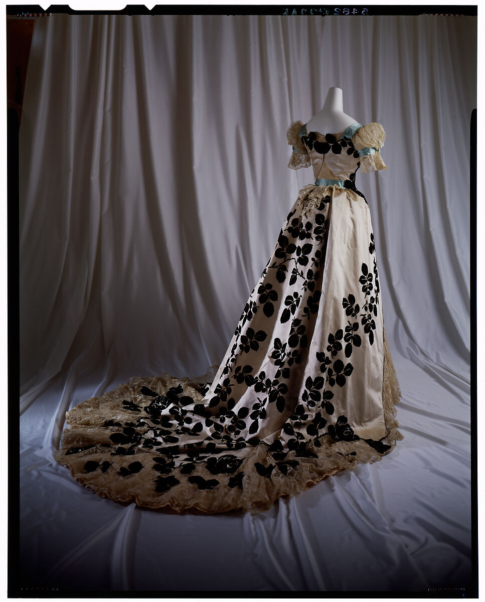 Evening dress, House of Worth (French, 1858–1956), silk, cotton, glass, French