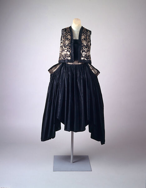 "Ko.I.Noor", House of Lanvin (French, founded 1889), silk, metal
b) silk, metal, French