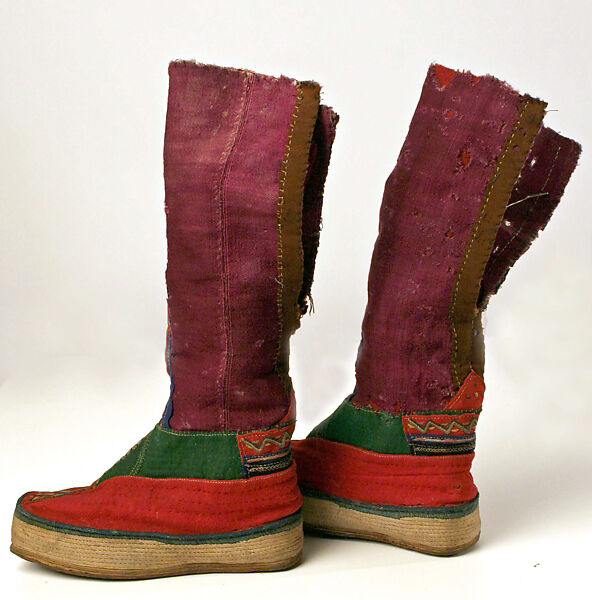 Ensemble, (a) wool, cotton, metal
(b) silk
(c) silk, bast fiber
(d) silk, fur, cotton, paper
(e, f) wool, cotton, leather
(g, h, i) cotton, wool
(j) cotton, bone, wood, metal, leather, Tibet