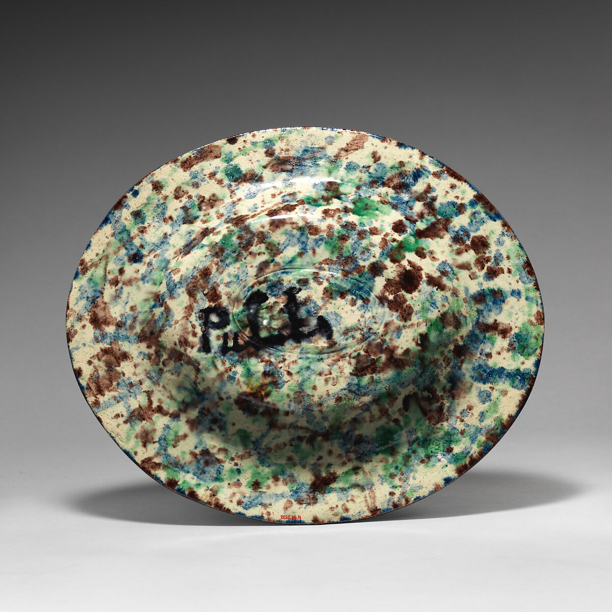 Small plate with lizard, shells, and blue and purple background, Georges Pull (Wissembourg, Alsace-Lorraine, France 1810–1889 Paris, France), Glazed earthenware, French, Paris