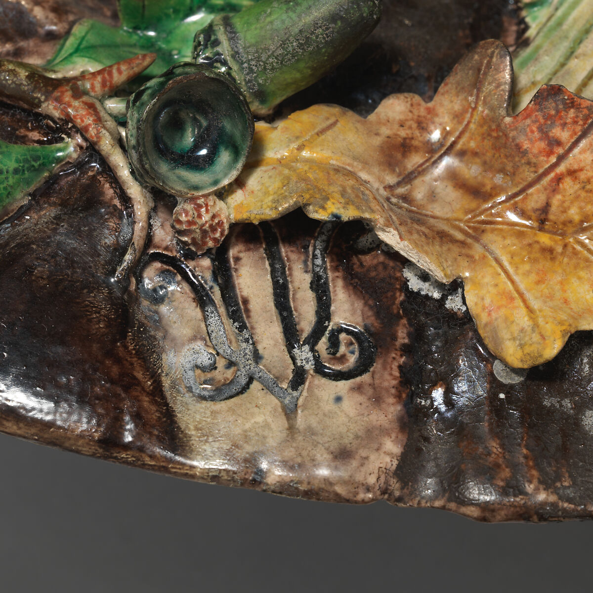 Medium oval basin with fish, bark, and fall leaves, Charles-Jean Avisseau (French, Tours 1796–1861 Tours), Glazed earthenware, French