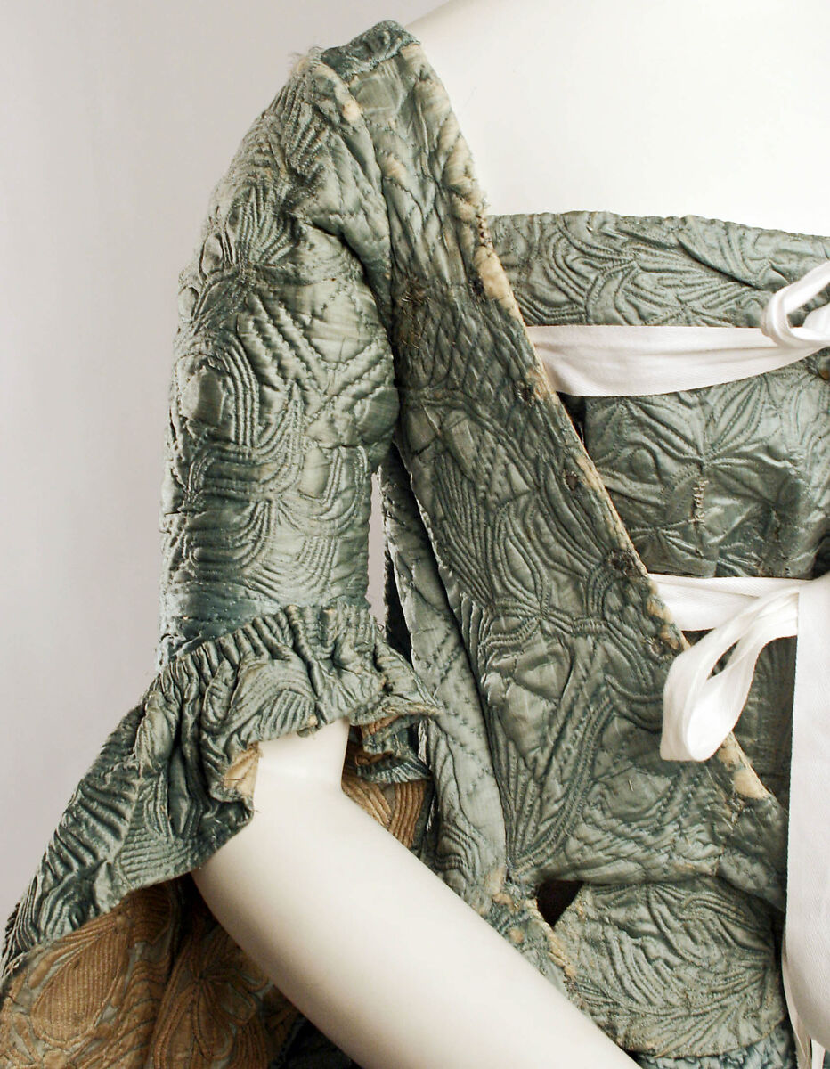 Robe à la française, (a) silk, metallic thread
(b) silk, cotton
(c) silk
(d,e) metallic thread, European