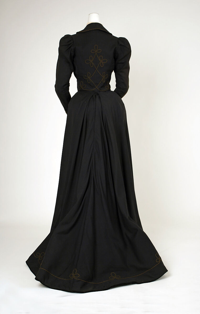 Suit, wool
c) cotton, American