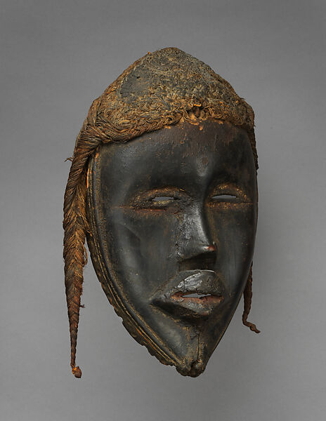 Deangle (peaceful spirit) mask, Dan artist, Wood, fiber, pigment, Dan peoples
