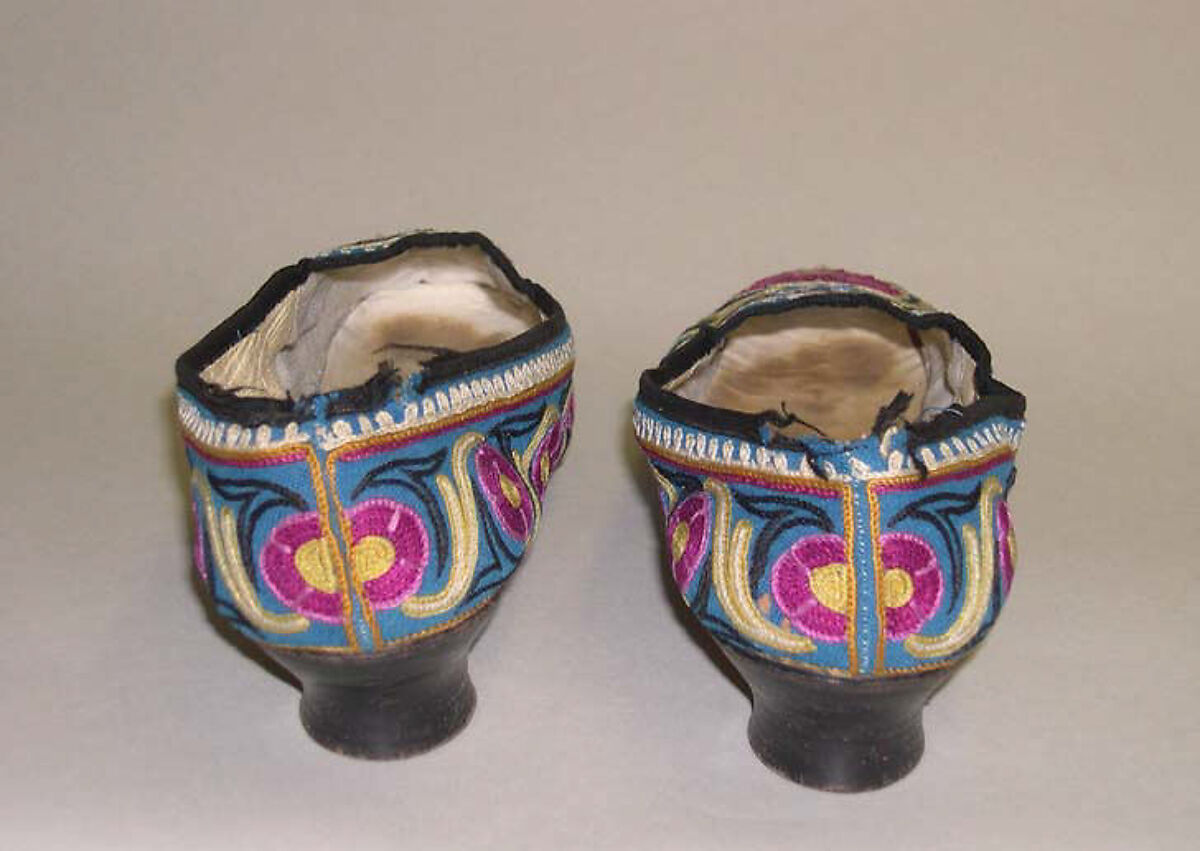 Slippers, silk, metallic thread, cotton, British